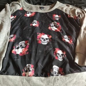 Torrid size 2 sweatshirt with sheer skulls